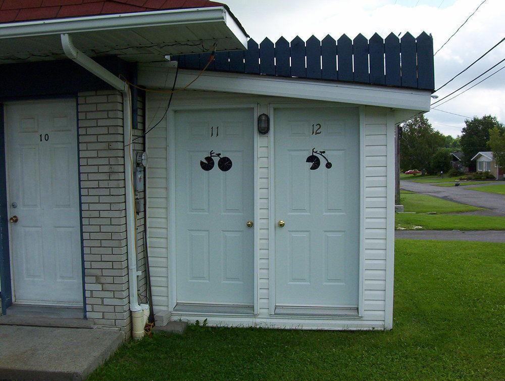 Motel Montgolfiere Jp Сен-Жан-сюр-Ришельо Екстериор снимка