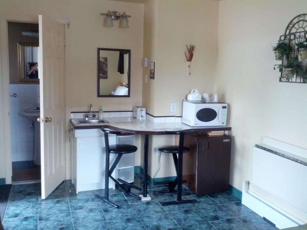 Motel Montgolfiere Jp Сен-Жан-сюр-Ришельо Стая снимка